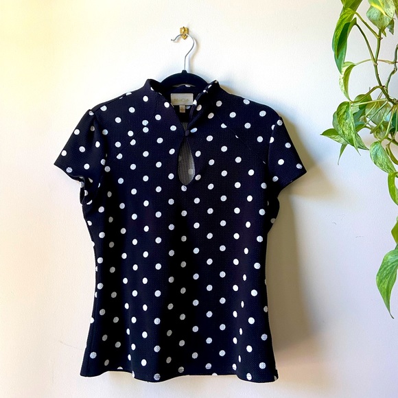 Polka dot short sleeve top with keyhole - Picture 1 of 8